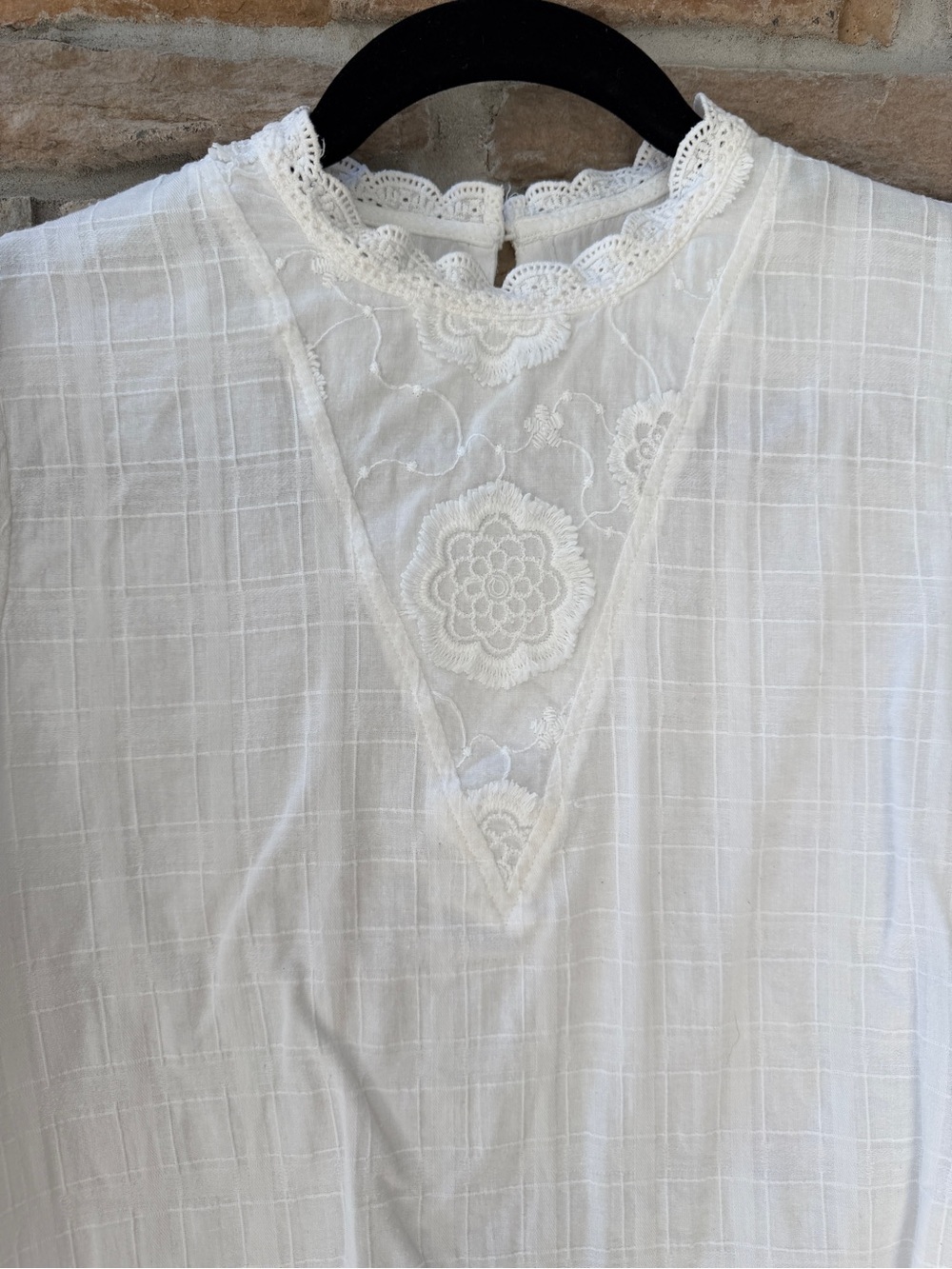 Vintage Eyelet Top - Picture 5 of 6